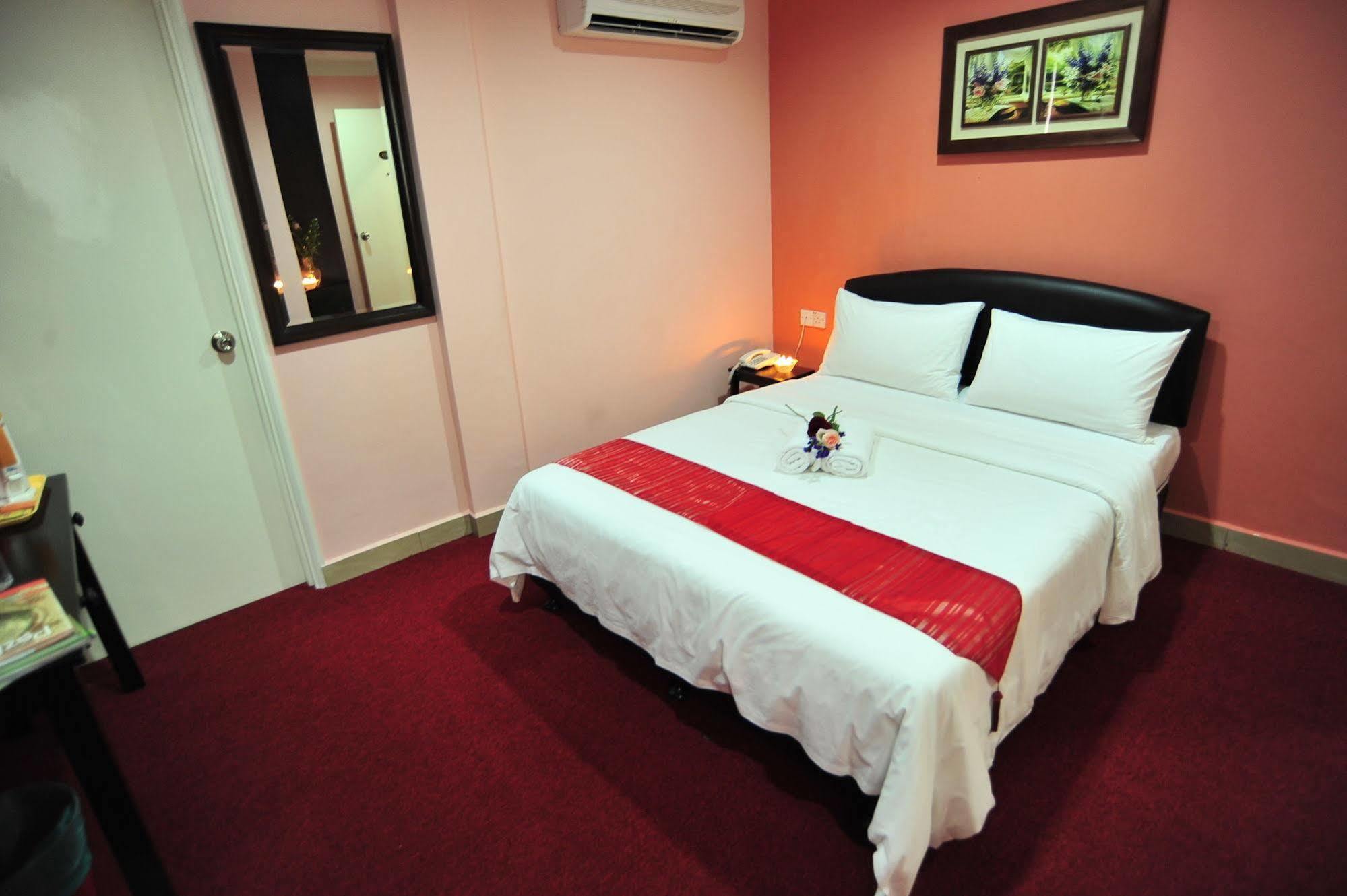 ปูเตรี อัมปัง โฮเต็ล Hotel ภายนอก รูปภาพ